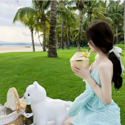 头像背影女生气质范短发_头像背影女生气质范真实_qq头像女生背影
